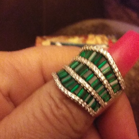 Ring - Picture 2 of 4